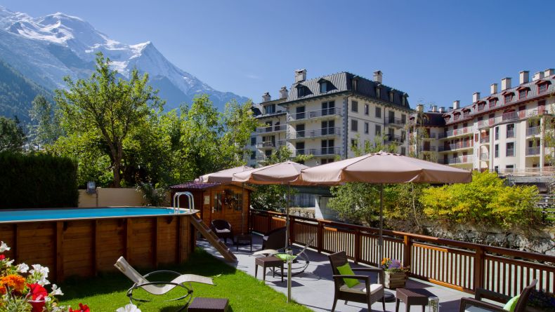 Piscine & terrasse hôtel Chamonix